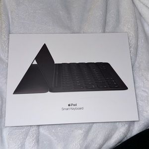 Brand new ipad smart keyboard